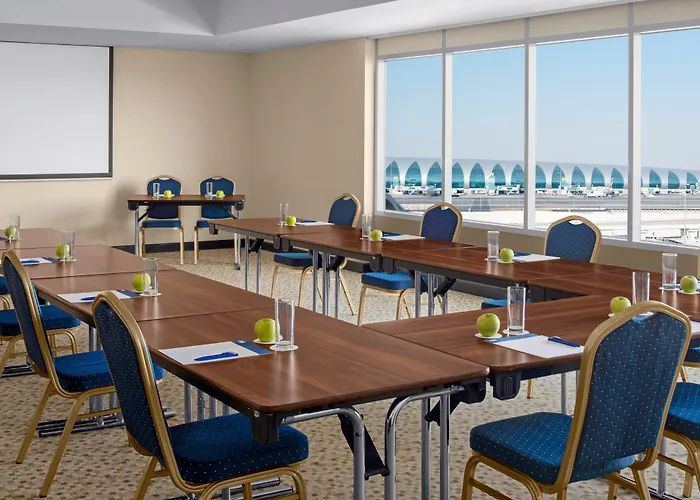 Holiday Inn Express Dubai Airport By Ihg